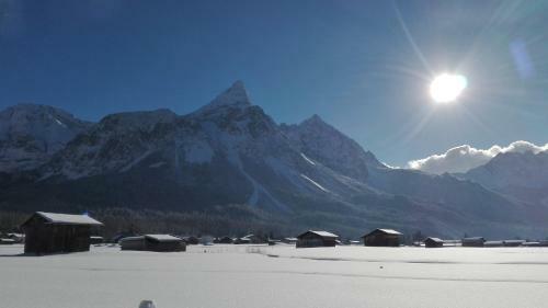 Berghaus Halali - Dein Kleines Hotel An Der Zugspitze