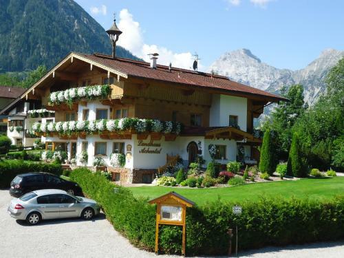 Hostal Landhaus Achental
