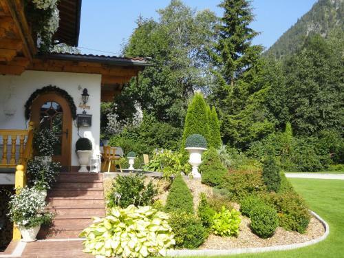 Hostal Landhaus Achental