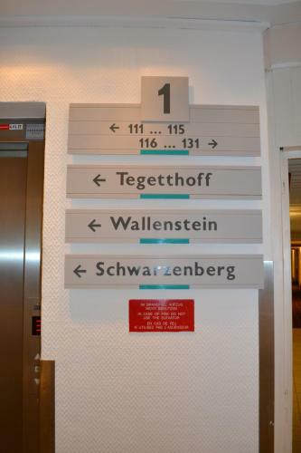 Lenas West Hotel