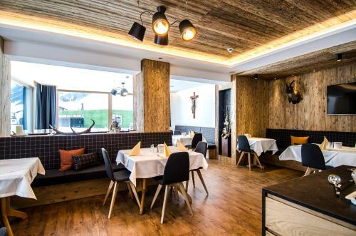Hostal Hotel Garni Persutt