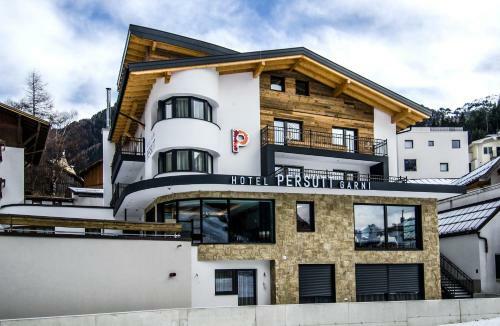 Hostal Hotel Garni Persutt