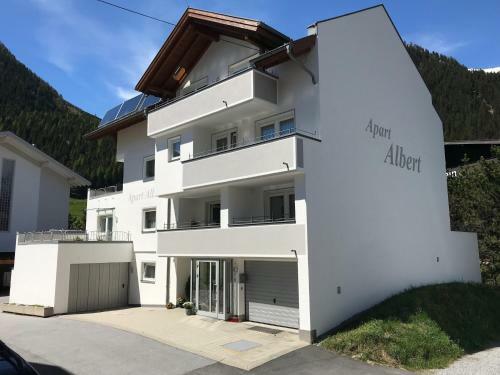 Apart Albert