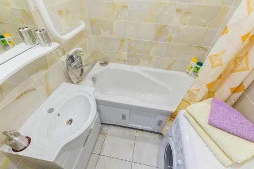 Apartment On Esenina 16
