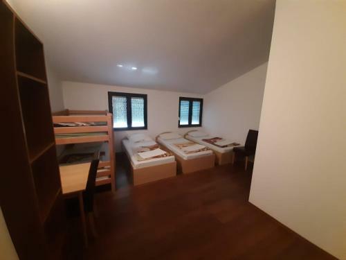 Hostal Rooms Mario