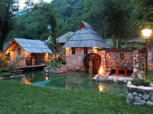 Rafting Camp Tara Center Tri Vodenice