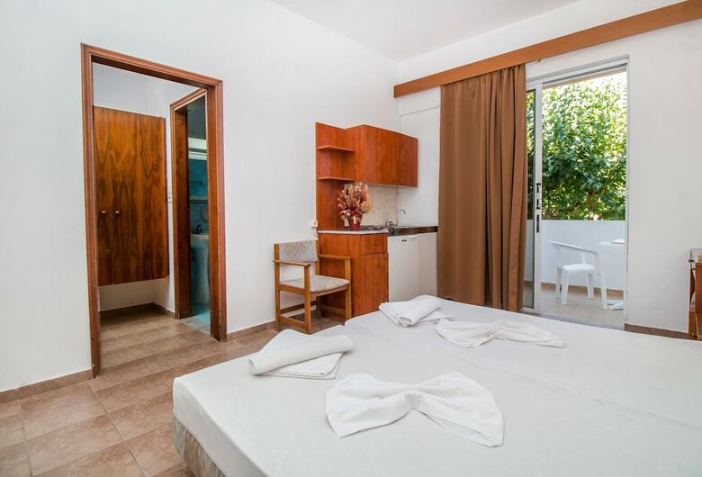 Hotel Achousa Apartments