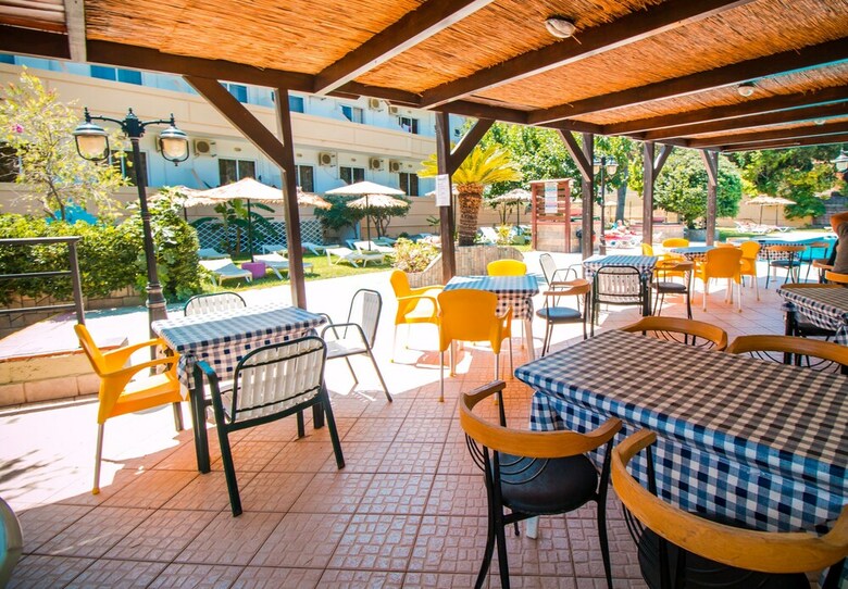 Hotel Achousa Apartments