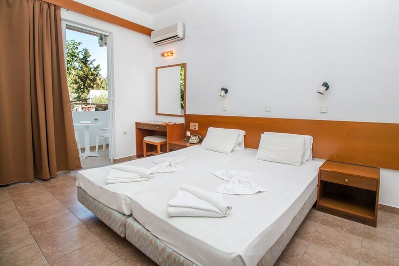 Hotel Achousa Apartments
