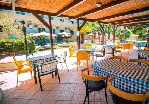Hotel Achousa Apartments