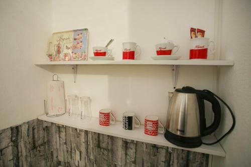 Hostal Guesthouse Adi