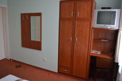 Hostal Ada Hotel