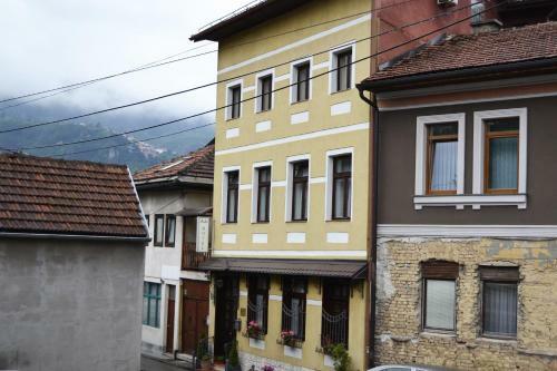 Hostal Ada Hotel