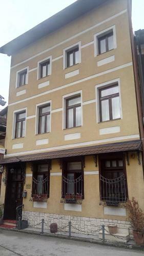 Hostal Ada Hotel