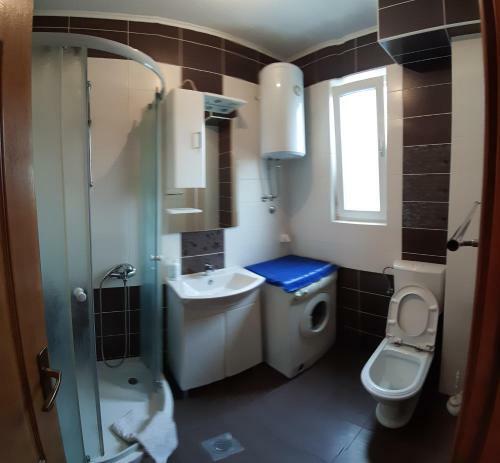 Hostal Apartman Carine