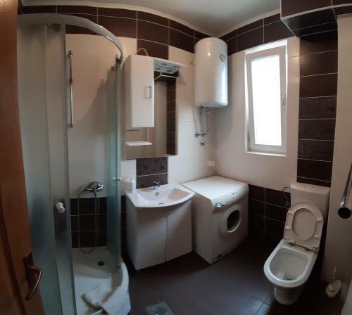 Hostal Apartman Carine