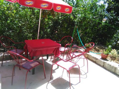 Hostal Apartman Carine
