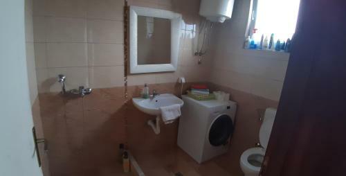 Hostal Apartman Carine