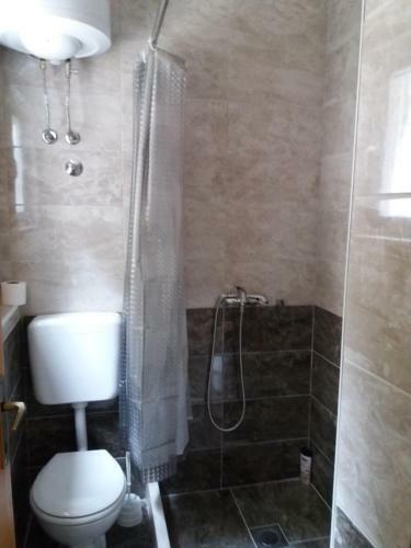 Hostal Apartman Carine