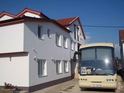 Hostal Guest House Mica