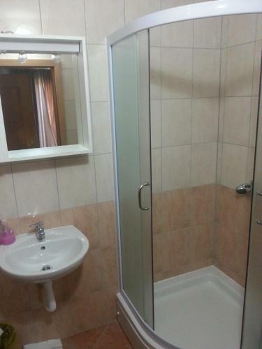Hostal Guest House Robi
