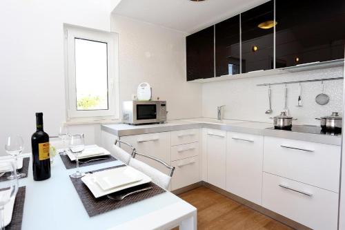 Apartment Zecevo Rtic 10333b