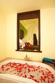 Hotel Cha-da Beach Resort & Spa
