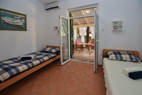Holiday Home Novalja 11512
