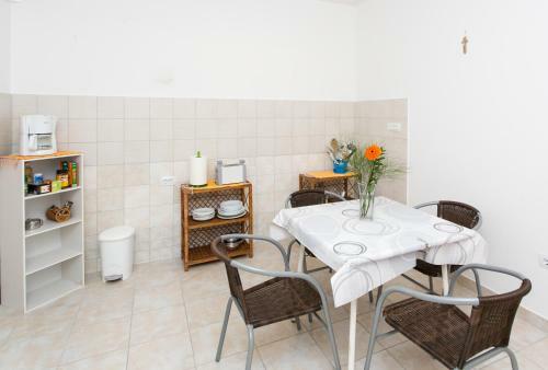 Hostal Guest House Letizia