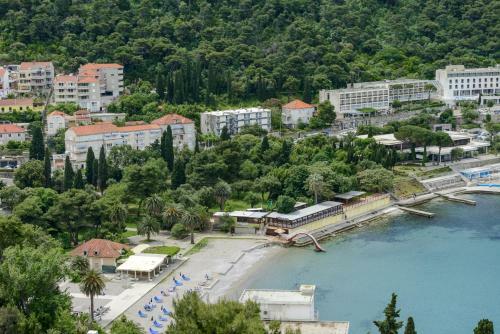 Apartments Elelu