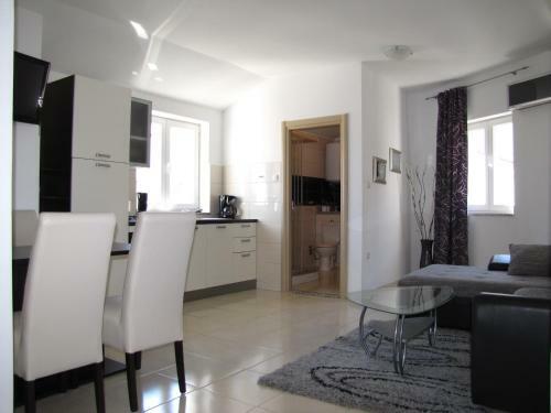 Apartments Marina