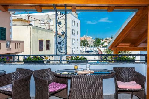Apartments Marina
