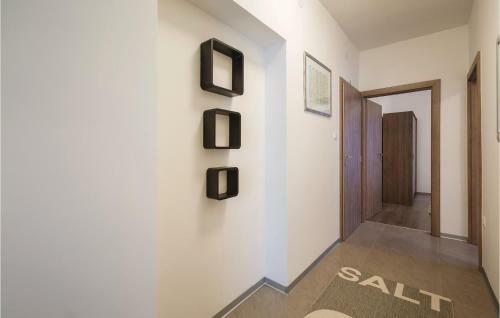 Two-bedroom Apartment Novigrad 05