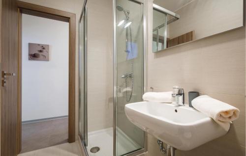 Two-bedroom Apartment Novigrad 05