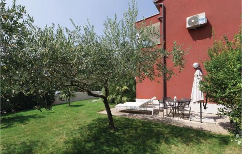 Two-bedroom Apartment Novigrad 05