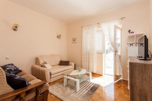 Apartment Lumbarda 10049a