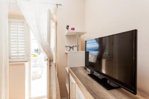 Apartment Lumbarda 10049a