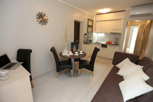 Apartments Lavica Beach Dumi?i?