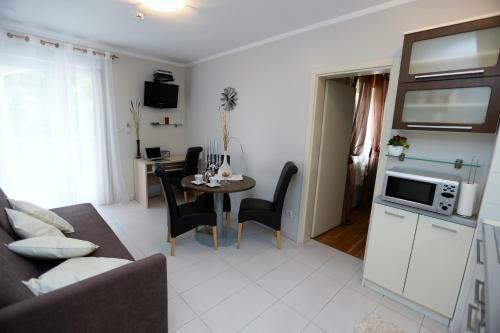 Apartments Lavica Beach Dumi?i?