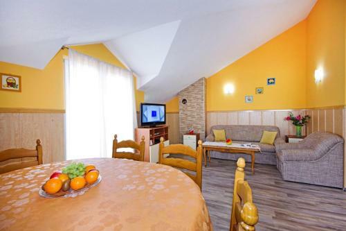 Apartments Missy Makarska