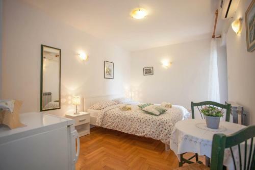 Hostal Apartment Studio Sole