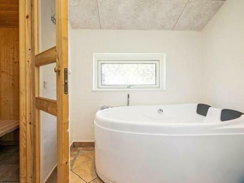 Three-bedroom Holiday Home In Strandby 4