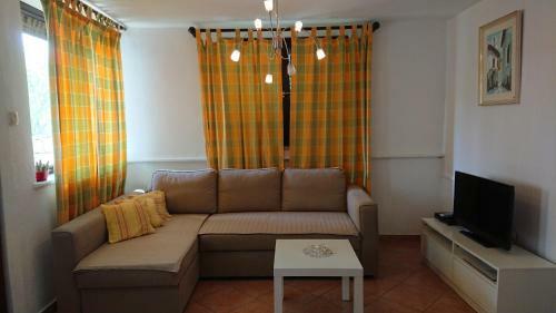 Apartments Rogo?ana