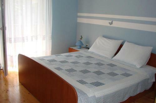 Apartment Vrbnik 5299a