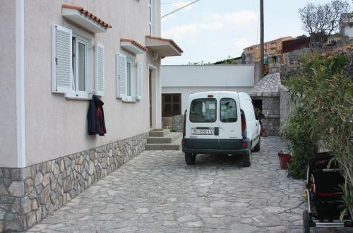 Apartment Vrbnik 5299a