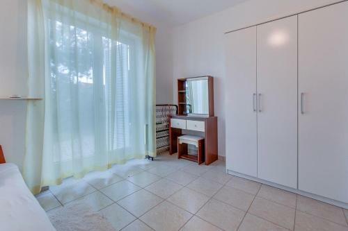 Apartment Nerezine 2516b