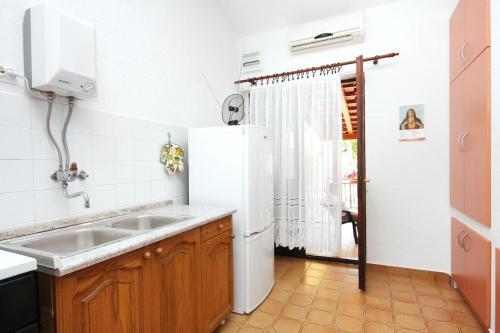 Holiday Apartments Postira (brac) - 704