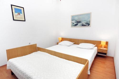 Holiday Apartments Postira (brac) - 704