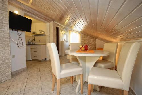Apartment Novalja 9340a