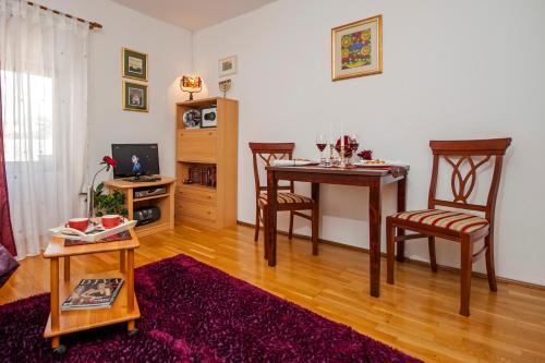 Apartment Garfield